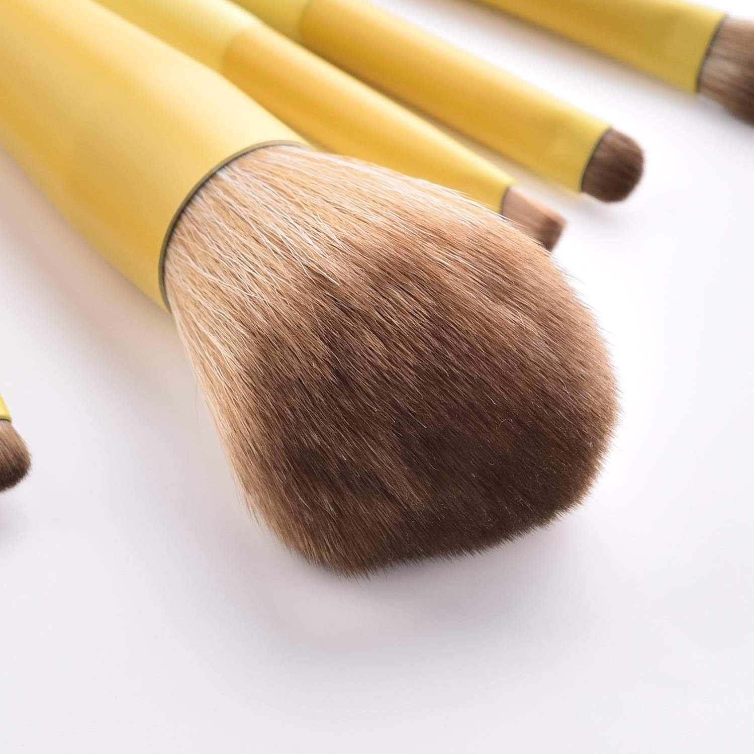 11pcs Yellow Wooden Handle Facial Beauty Eyeshadow Brush Foundation Brush Makeup Brushes Set